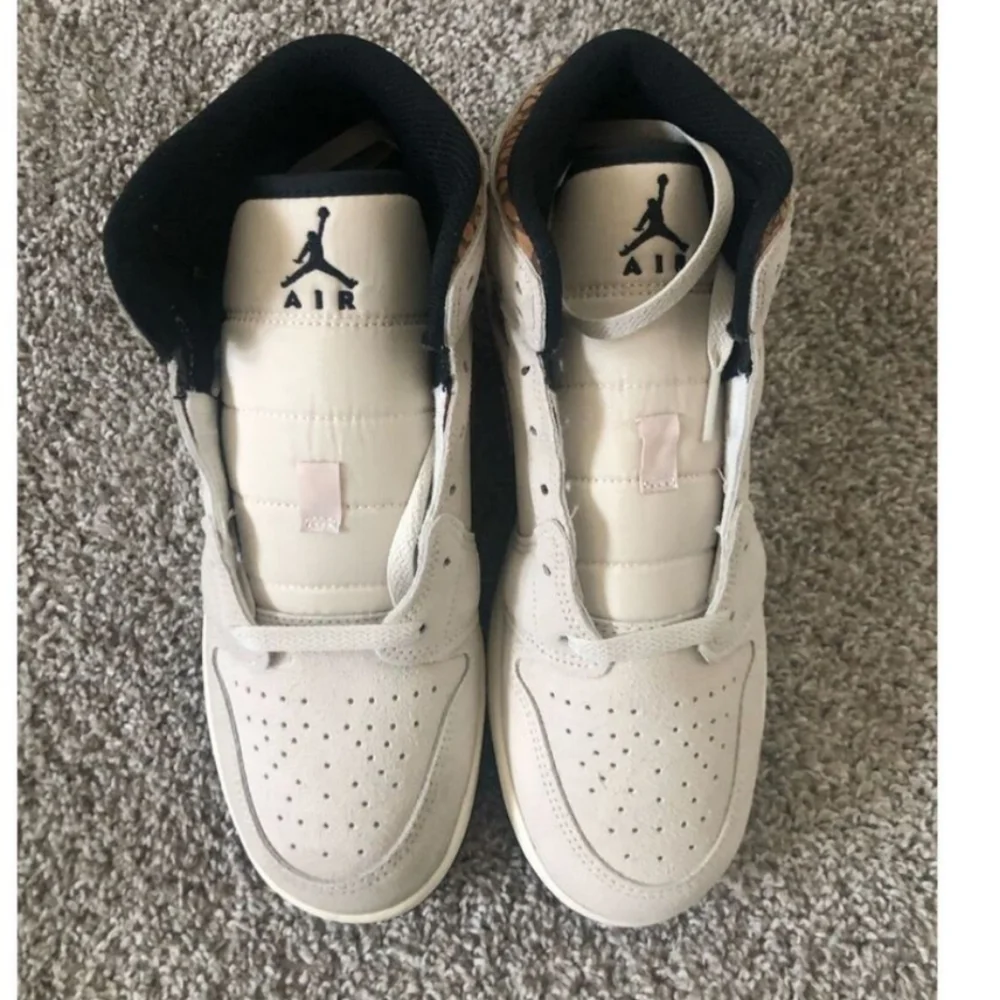 Nike Air Jordan 1 Mid SE Brown Elephant Light Sneakers 7Y